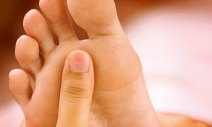 Wie man mit Nägelpilzen auf den Beinen mit Heimseife behandelt wird